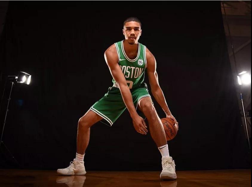 也为中国足 也为中国足